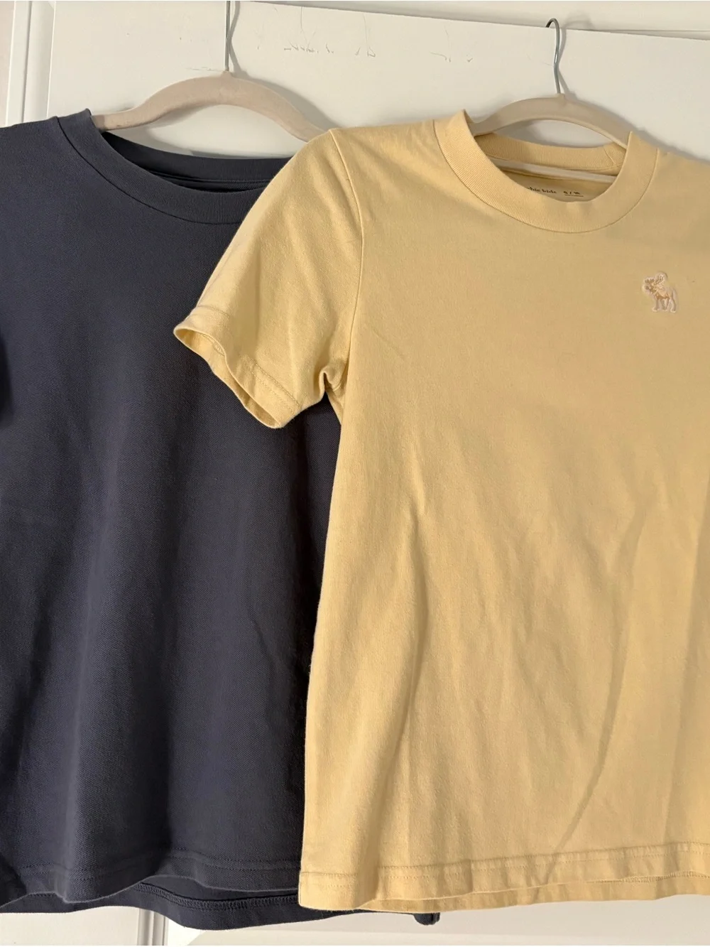abercrombie kids (1) Yellow and (1) Blue Short-Sleeve Tee with Logo